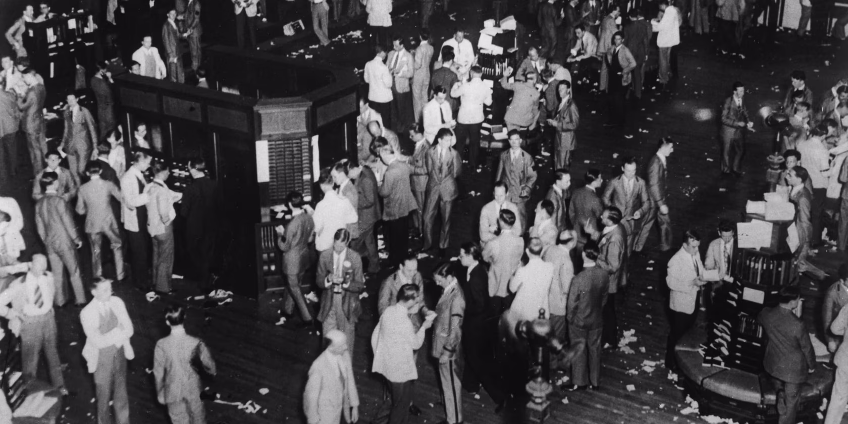 stock-market-crash-gettyimages-542350179.avif